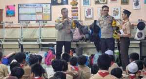 Kapolsek Ciawi Polres Bogor Hadir Mengisi Materi Dalam Hiat Perjumsa di SDN Ciawi 1 Diwilayahnya.