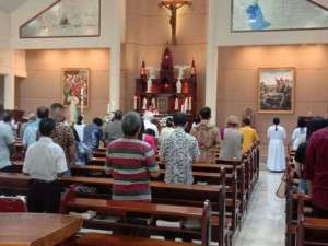 Polsek Megamendung Laksanakan Pengamanan Ibadah di Gereja Yakobus Rasul,