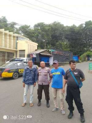 Polsek Ciawi Lakukan Himbauan Kamtibmas kepada Juru Parkir dan Pak Ogah di Wilayah Hukum Ciawi.