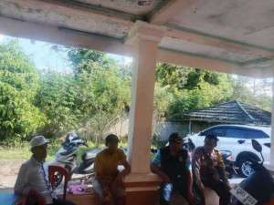 Bhabinkamtibmas Polsek Tenjo Sambangi Warga Desa Cilaku, Sampaikan Imbauan Kamtibmas.