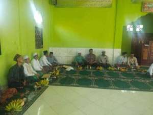 Bhabinkamtibmas Polsek Leuwiliang Sambang Warga Jalin Kedekatan Dengan Masyarakat Sampaikan Pesan Kamtibmas.