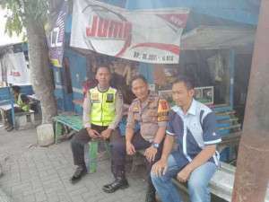 Bhabinkamtibmas Polsek Cijeruk Sambangi Warga Desa Ciburuy, Jalin Keakraban dan Sampaikan Pesan Kamtibmas.