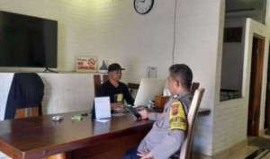 Bhabinkamtibmas Desa Cibeureum Sambangi Warga, Wujudkan Lingkungan Aman dan Kondusif.