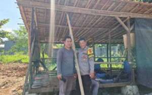 Bhabinkamtibmas Dan Babinsa Melaksanakan Giat Anjangsana Warga Sampaikan Pesan Harkamtibmas.