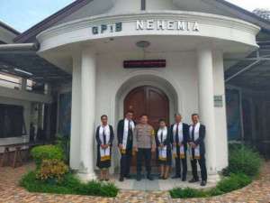 Bhabinkamtibmas Cipayung Giat Pengamanan Gereja GPIB Nehemia dalam rangka Hari Kenaikan Isa Al Masih.