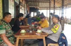 Bhabinkamtibmas Polsek Cisarua Sambang Objek Wisata Camp Gayatri, Imbau Jaga Kamtibmas.