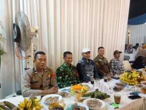 Bhabinkamtibmas Polsek Parung Bersinergi dengan TNI, Jalin Kedekatan dengan Masyarakat Desa Binaan.