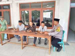 Bhabinkamtibmas Polsek Tanjungsari Sambangi Warga dan Sampaikan Himbauan Kamtibmas.