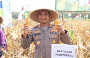 Kapolres Purworejo Pimpin Panen Raya Jagung Serentak yang Menjadi Bagian Dari Agenda Nasional