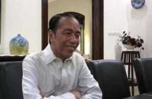 Jokowi Santai Tanggapi Gertakan Rismon Sianipar Akan Laporkan Skripsi UGM