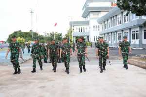 Panglima Koops Udara I dampingi Panglima TNI Tinjau Latgabma Griffin Cakti 2025
