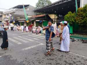Polsek Babakan Madang Amankan Pelaksanaan Sholat Idul Adha di Masjid Al Ikhlas Desa Sentul.