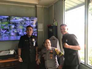 Bhabinkamtibmas Polsek Cisarua Sambang Warga, Wujudkan Lingkungan yang Aman dan Kondusif.