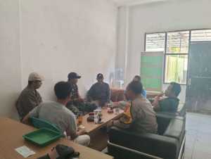 TNI-POLRI Bhabinkamtibmas Polsek Cijeruk Bersama Babinsa Sambangi Warga Desa Warung Menteng.