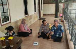 Bhabinkamtibmas Polsek Parungpanjang Ajak Masyarakat Desa Cikuda Bersinergi Jaga Kamtibmas.