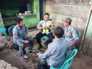 Bhabinkamtibmas Desa Lumpang Polsek Parungpanjang Gelar Pembinaan Linmas, Tegaskan Pentingnya Harkamtibmas.
