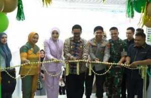 Ketua DPRD Kab. Sukabumi Dampingi Bupati Sukabumi Resmikan Ratu Freshmart dan SPPG Palabuhanratu 2 & 3