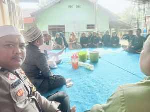 Berikan Himbauan Kamtibmas, Bhabinkamtibmas Desa Lumpang Polsek Parung Panjang Melaksanakan sambang warga.