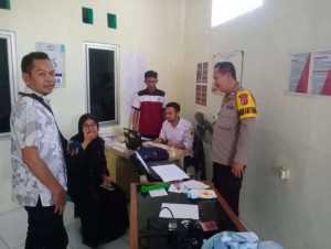 Bhabinkamtibmas Polsek Ciampea Sambangi Tokoh Masyarakat Desa Bojongrangkas Demi Wujudkan Kamtibmas Kondusif.