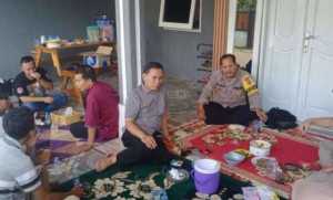 Bhabinkamtibmas Polsek Ciampea Sambangi Warga Desa Bojongrangkas, Sampaikan Imbauan Harkamtibmas.