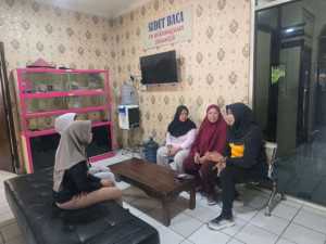 Kapolsek Dramaga Laksanakan Program Jumat Curhat Dengarkan Aduan Keluh Kesah Warga Masyarakat Terkait Harkamtibmas.