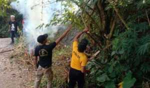 Polsek Tamansari Bersama Muspika Gelar Aksi Bersih Sungai Ciapus Sambut HUT Bhayangkara ke-79.