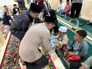 Polsek Parung Gelar Bakti Sosial Sambut HUT Bhayangkara ke-79, Santuni Anak Yatim di Masjid Jami Nurul Ikhwan.
