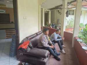 Bhabinkamtibmas Desa Kopo Sambangi Warga, Ajak Wujudkan Lingkungan Aman dan Nyaman.