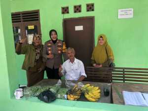 Kapolsek Dramaga Polres Bogor Giat Sambang Para Pelaku Usaha UMKM di Desa Sinarsari Kecamatan Dramaga.