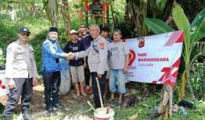 Polsek Cijeruk Salurkan Bantuan Sumur Bor dalam Rangka HUT Bhayangkara ke-79.