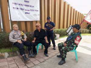 Bhabinkamtibmas Polsek Parungpanjang Sambangi Warga dan Sampaikan Pesan Kamtibmas di Desa Cibunar.