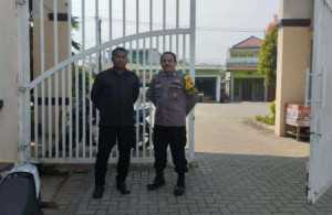 Bhabinkamtibmas Polsek Parungpanjang Sambangi Warga Desa Cikuda, Berikan Himbauan Kamtibmas dan Cegah TPPO.