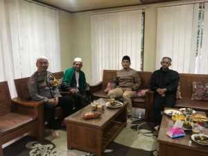 Bhabinkamtibmas Desa Tugu Selatan Rutin Sambang untuk Jaga Kamtibmas dan Pererat Silaturahmi dengan Warga