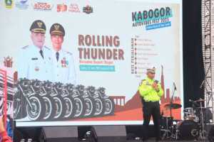 Kapolres Bogor Berikan Himbauan Safety Riding Di Acara Auto Vibes Rolling Thunder Bersama Bupati Bogor dan Forkopimda.