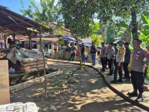 Sambut Hut Bhayangkara ke-79 Polsek Nanggung Wujudkan Rumah Layak Huni Melalui Program Bhakti Sosial.
