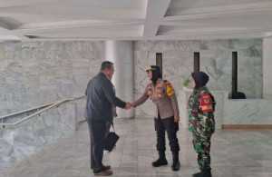 Kapolsek Dramaga Bersama Danramil Ciomas 2113 Hadiri Giat Munas BEM Se Indonesia, Sekaligus Silahturahmi Ke Rektorat IPB Ajak Jaga Kondusifitas Cegah Gangguan Kamtibmas.