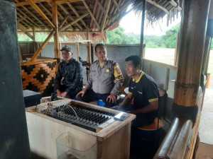 Bhabinkamtibmas Desa Mekarsari Polsek Rumpin Polres Bogor Sambang Warga, Sampaikan Himbauan Kamtibmas.