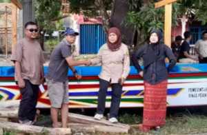 Dinas Perikanan Sukabumi Salurkan Bantuan Sarana Tangkap untuk Nelayan Ujunggenteng dan Ciwaru
