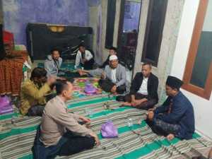 Bhabinkamtibmas Polsek Ciampea Melaksanakan Kontrol Wilayah Dan Sambang Warga, Sampaikan Pesan Kamtibmas.