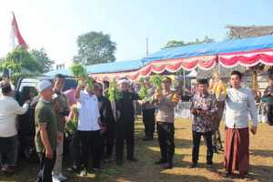 Polsek Rumpin Bhabinkamtibmas Desa Mekarsari Sambang Warga dan Beri Himbauan Kamtibmas, Hadiri HUT Desa Mekarsari ke-39.