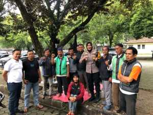 Kapolsek Dramaga Kelokasi Langsung Laksanakan Program Jumat Curhat Dengarkan Aduan Keluh Kesah Tukang Ojek Pangkalan Dalam Kampus IPB Dramaga.