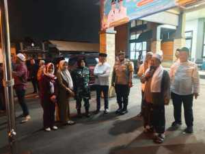 Kapolsek Dramaga Beserta Anggota Juga Forkompicam Dan Muspika Kecamatan Dramaga, Giat Pengamanan Dan Pengawlan Pawai Obor Warga Menyambut Tahun Baru Islam 1 Muharam 1447 H/2025.