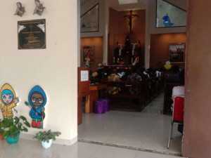 Bhabinkamtibmas Polsek Cijeruk Sambangi Warga Desa Ciadeg, Pererat Kedekatan Polri dan Masyarakat.