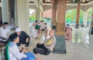 Sinergitas Polri & Warga Wilayah Hukum Polsek Dramaga Giat Sambang dan Shalat Berjamaah bersama Toga/Tomas dan Warga.
