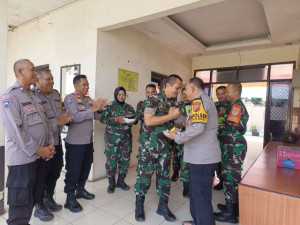 Wujudkan Sinergitas, Danramil 0621-01/Cibinong Sambangi Polsek Cibinong Ucapkan Selamat HUT Bhayangkara ke-79.