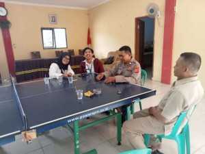 Jalin Silaturahmi dan Sampaikan Pesan Kamtibmas, Bhabinkamtibmas Polsek Ciawi Polres Bobogor Anjangsana ke Tokoh Masyarakat.