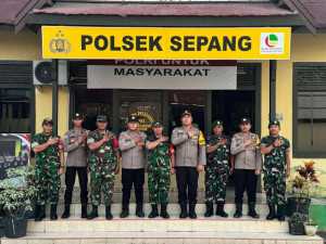 Silahturahmi Danramil 1016-03/Sepang Beri Ucapan HUT Bhayangkara ke-79 kepada Polsek Sepang.