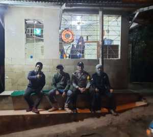 Kontrol Pos Kamling, Bhabinkamtibmas Polsek Cisarua Ajak Warga Aktif Jaga Kamtibmas.