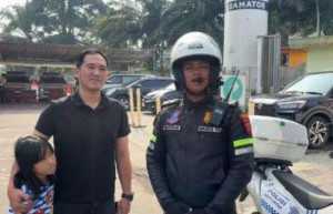 Satlantas Polres Bogor Laksanakan Pengawalan Darurat Ibu Hamil Di Tengah Pelaksanaan One Way.