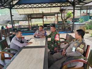 Sinergi Antara TNI-POLRI Bhabinkamtibmas Polsek Parung Bersama Babinsa Lakukan Anjangsana dan Penyuluhan Kamtibmas